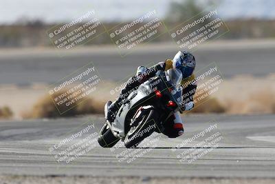 media/Nov-16-2025-Race Pace (Sun) [[8c5fa54630]]/Non Verified Riders (1st 20 Minutes)/1-Turn 14 (10am)/